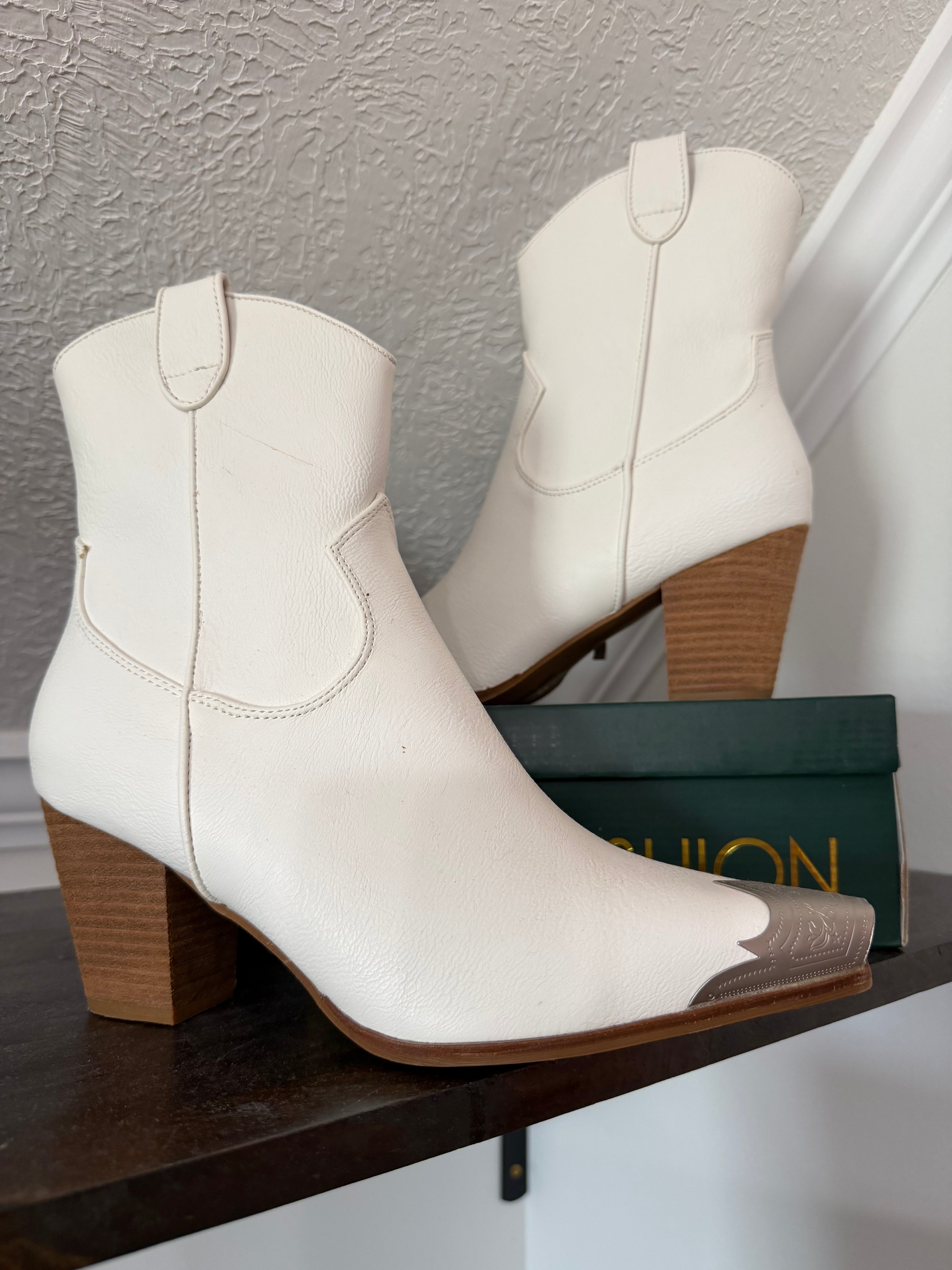 Dakota Boots Silver